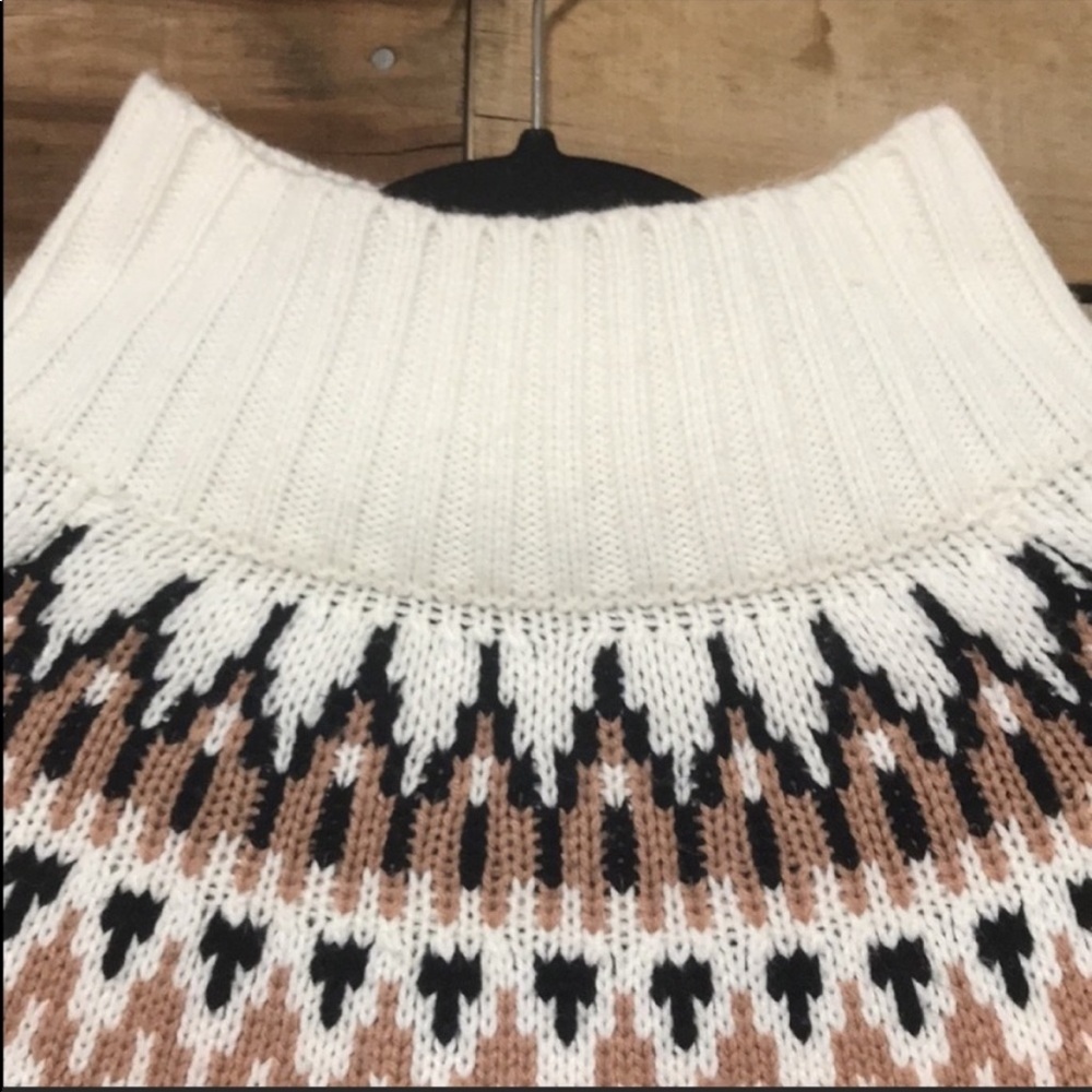 MinkPink white mock turtleneck fringe detail patterned funky sweater size xs - Picture 4 of 5
